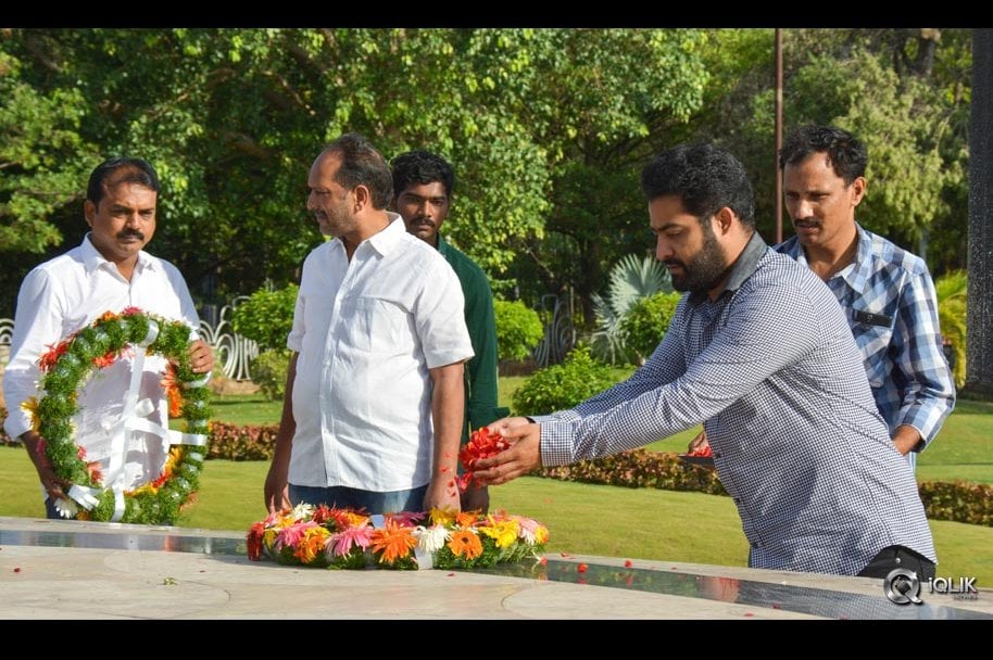 Jr-Ntr-and-Koratala-Siva-Visit-to-NTR-Ghat